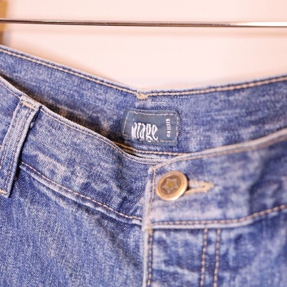 Vintage Acid Wash Cropped Mom Jeans - Picture 4 of 6